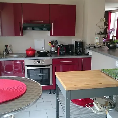 De Campagne A Avec Jardin Et Parking - Fr-1-510-157 بيت للعطل